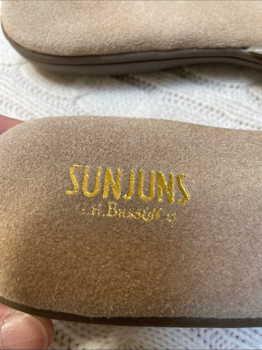 G.H. Bass Sunjuns Sharon 8.5W white leather strappy sandal. Like new.